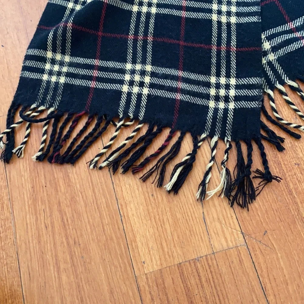 BURBERRY LONDON 100% Cashmere Black Nova Plaid Black Scarf
